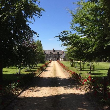 La Gloriette Gite Situe Dans La Propriete Dun Magnifique Manoir Vatteville 外观 照片