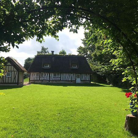 La Gloriette Gite Situe Dans La Propriete Dun Magnifique Manoir Vatteville 外观 照片