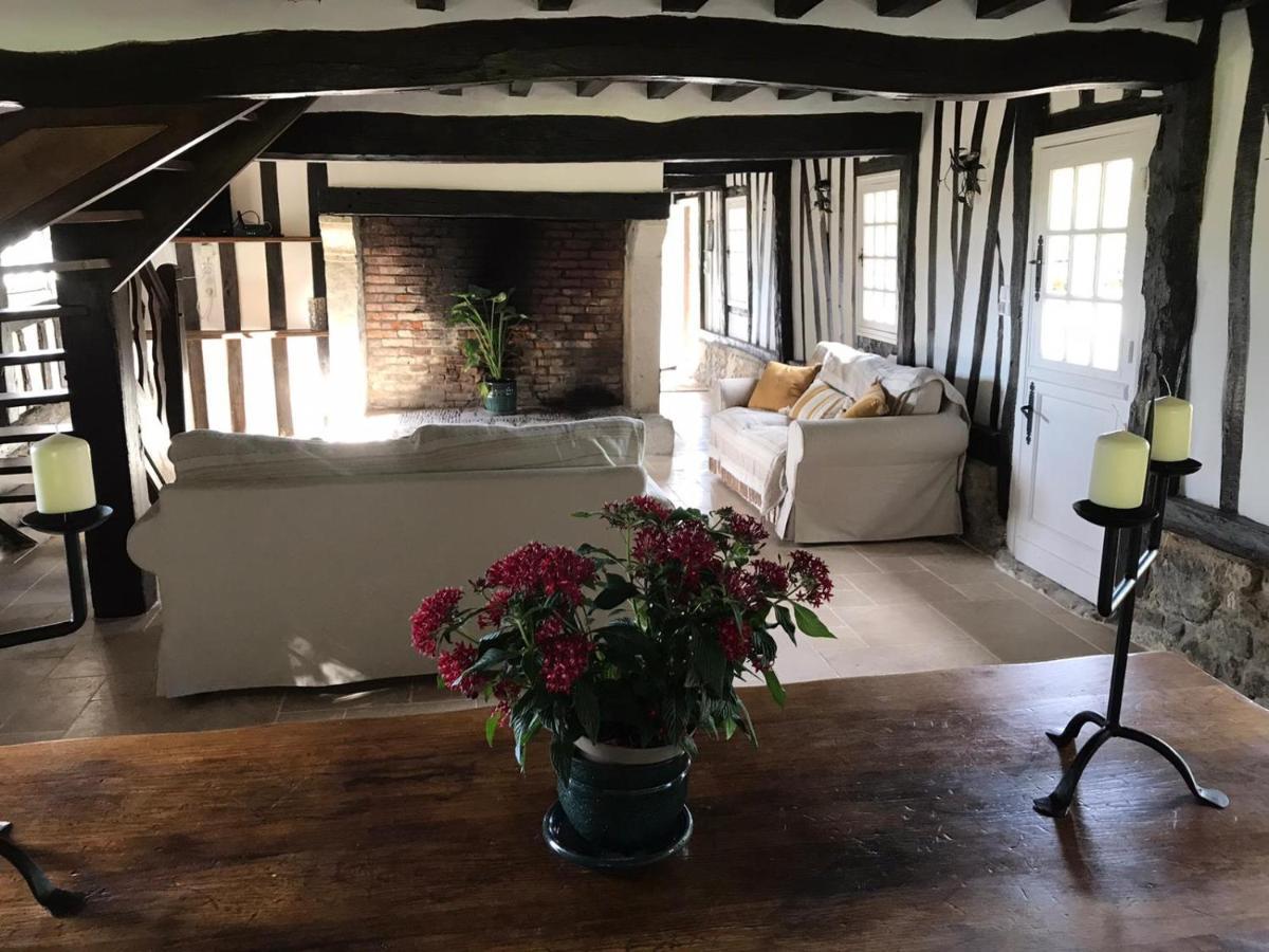 La Gloriette Gite Situe Dans La Propriete Dun Magnifique Manoir Vatteville 外观 照片